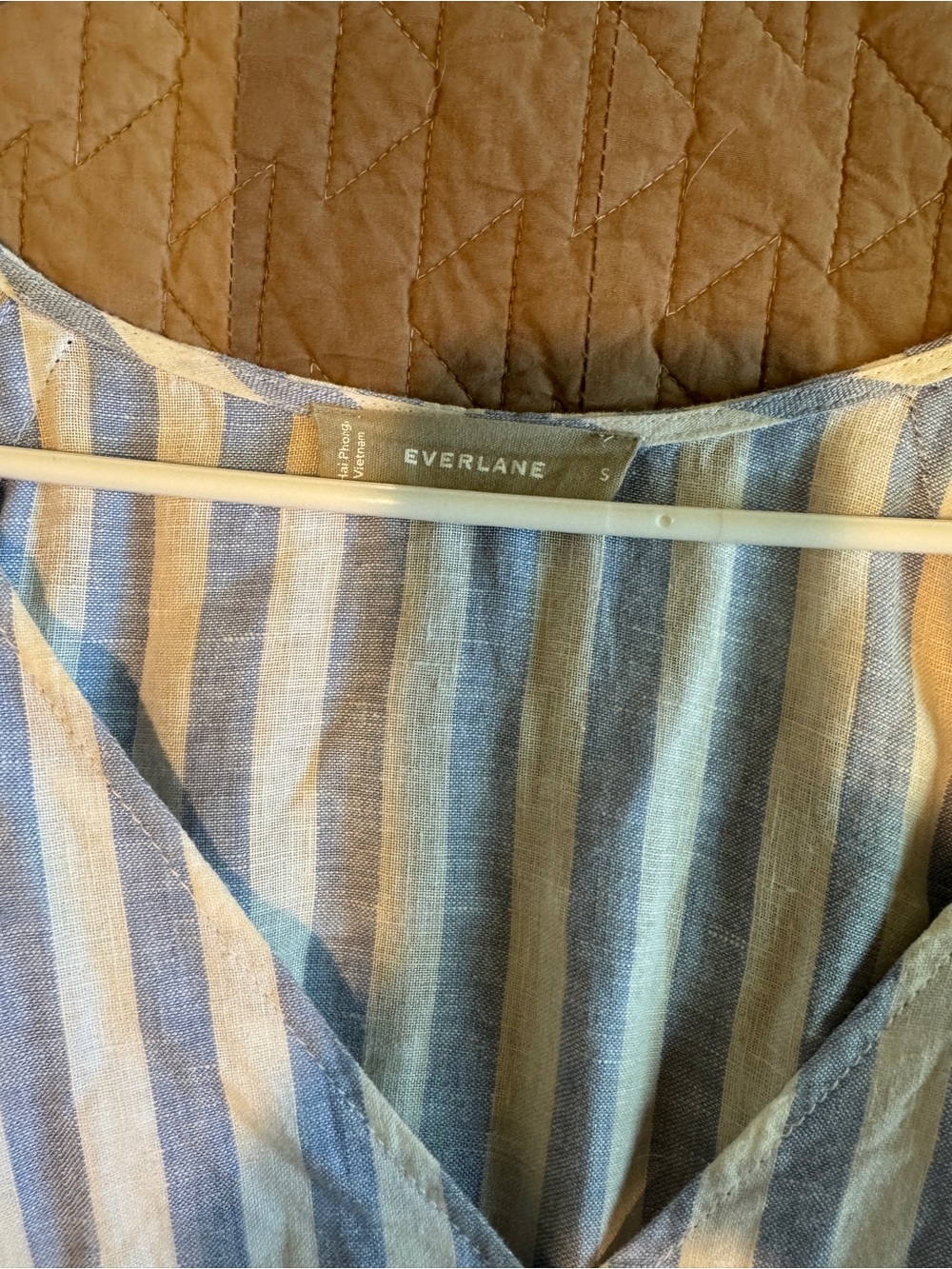 Everlane Linen Oversized Puff Sleeve Dress - Picture 4 of 4